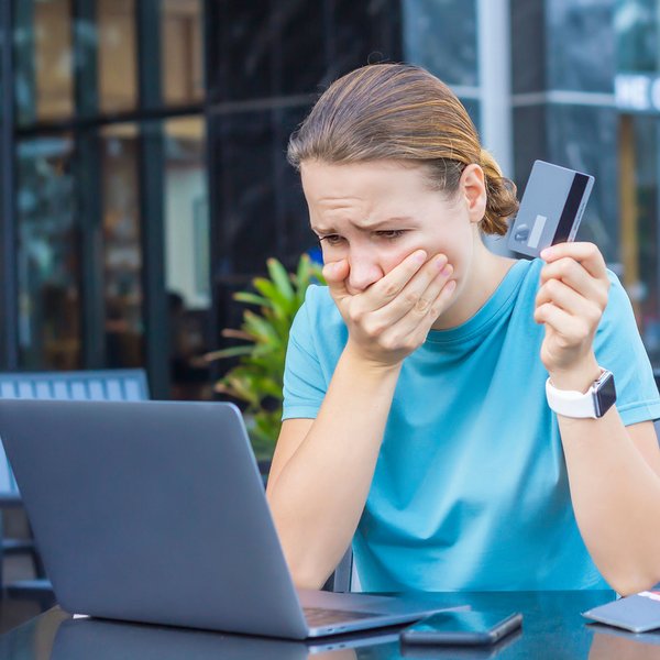 Keeping your money safe Top tips for avoiding money scams Keeping your money safe Top tips for avoiding money scams